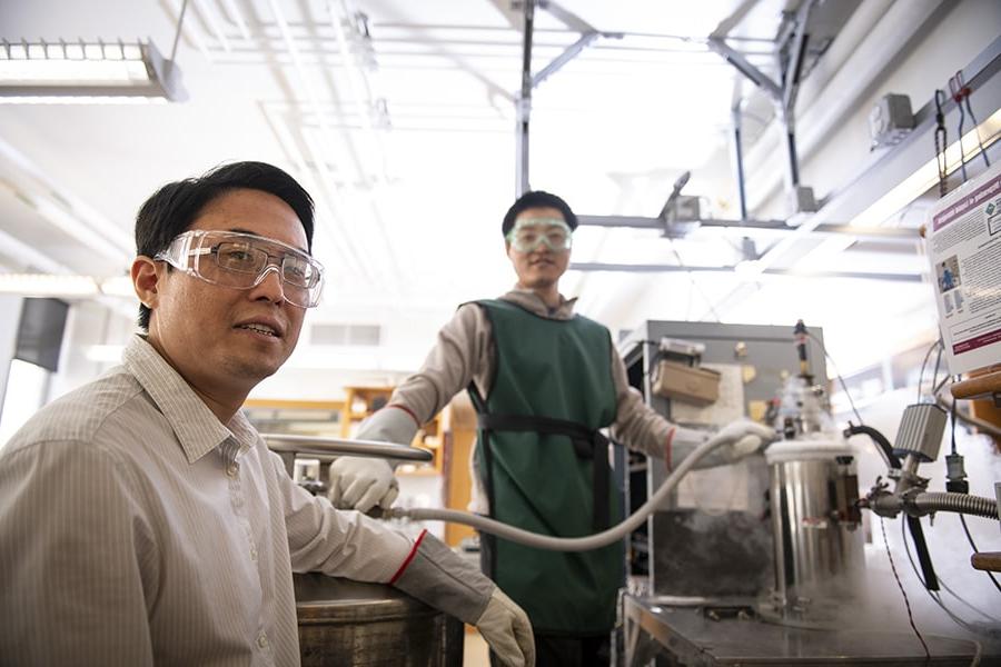 A photo of Yisong Alex Guo, Associate Professor of Chemistry