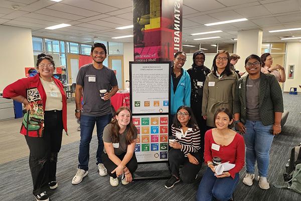 A photo of students in the Sustainability Studio at Hunt Library